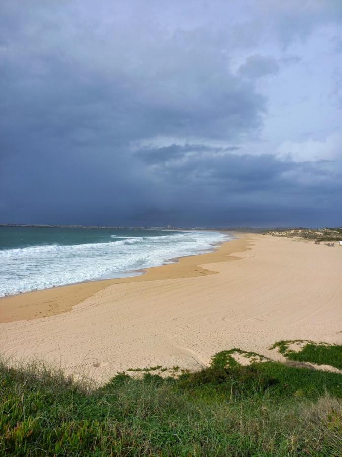 Linda Praia Consolacao Luaran gambar